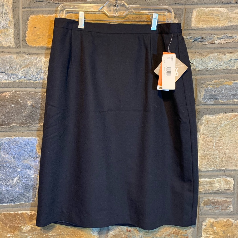 Black skirt NWT 16 back slit vintage wool